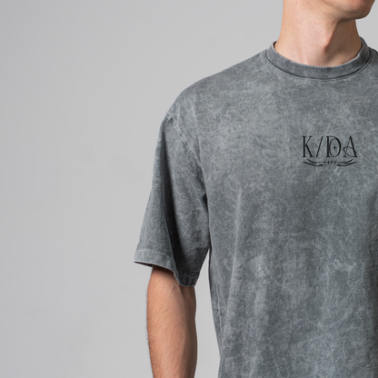 Firestarter K/DA oversize T-shirt in gray – front print close-up – League of Legends